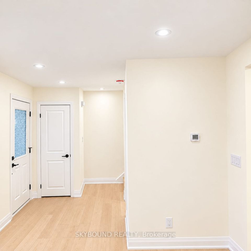 60 Chelwood Road Main, Toronto, ON M1K 2K8 2