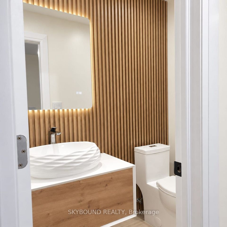 60 Chelwood Road Main, Toronto, ON M1K 2K8 3