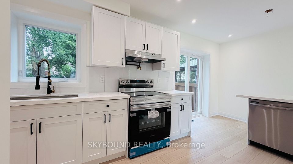 60 Chelwood Road Main, Toronto, ON M1K 2K8 9
