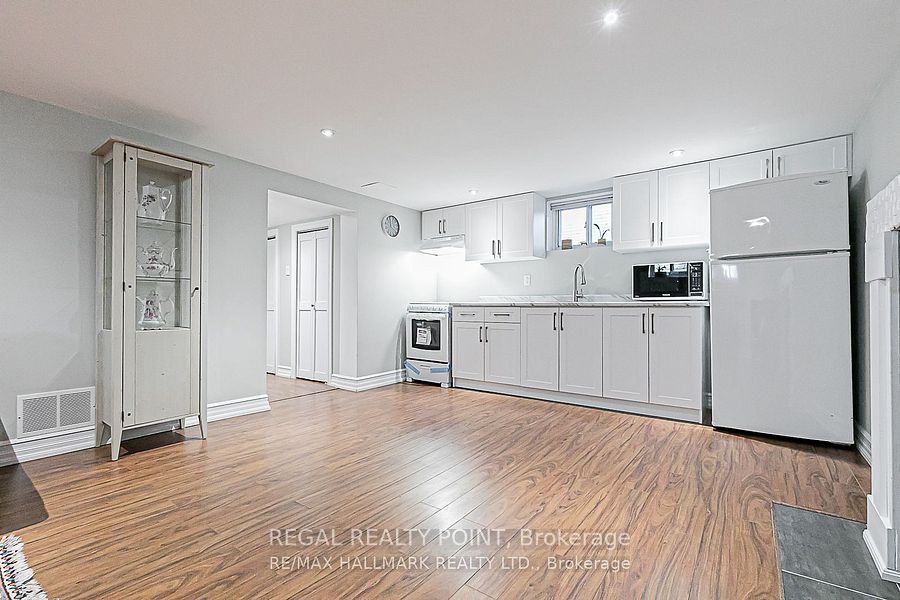 102 Portsdown Road Bsmt, Toronto, ON M1P 1V5 5