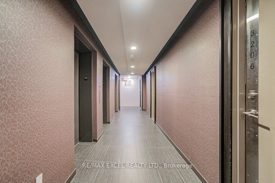 70 Town Centre Court 3207, Toronto, ON M1P 0B2 5