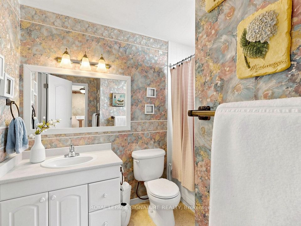 15 Guthrie Crescent, Whitby, ON L1P 1A6 23