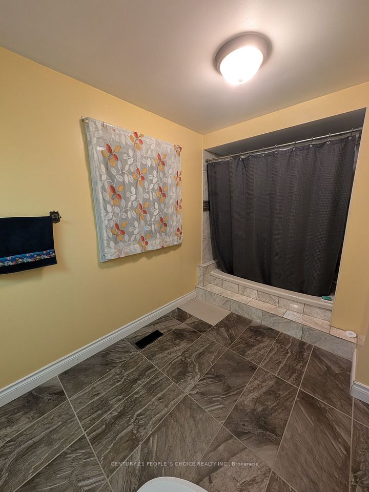 128 Greenwich Square Unit1, Toronto, ON M1J 3L3 18