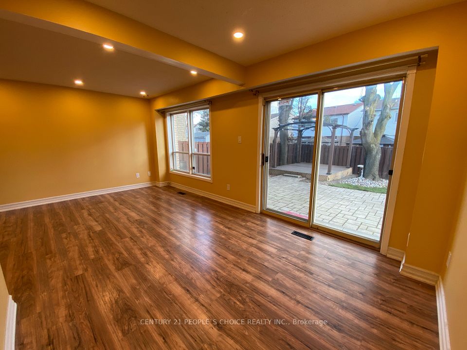 128 Greenwich Square Unit1, Toronto, ON M1J 3L3 9