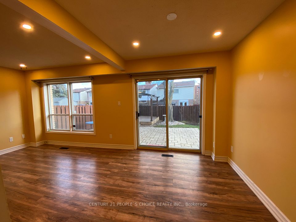 128 Greenwich Square Unit1, Toronto, ON M1J 3L3 10