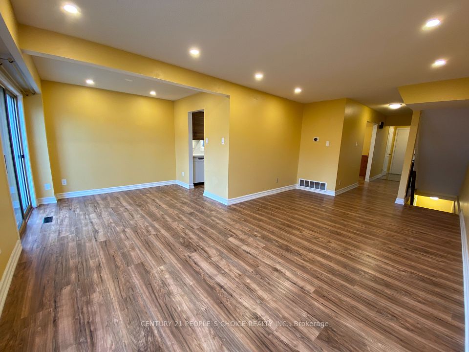 128 Greenwich Square Unit1, Toronto, ON M1J 3L3 8