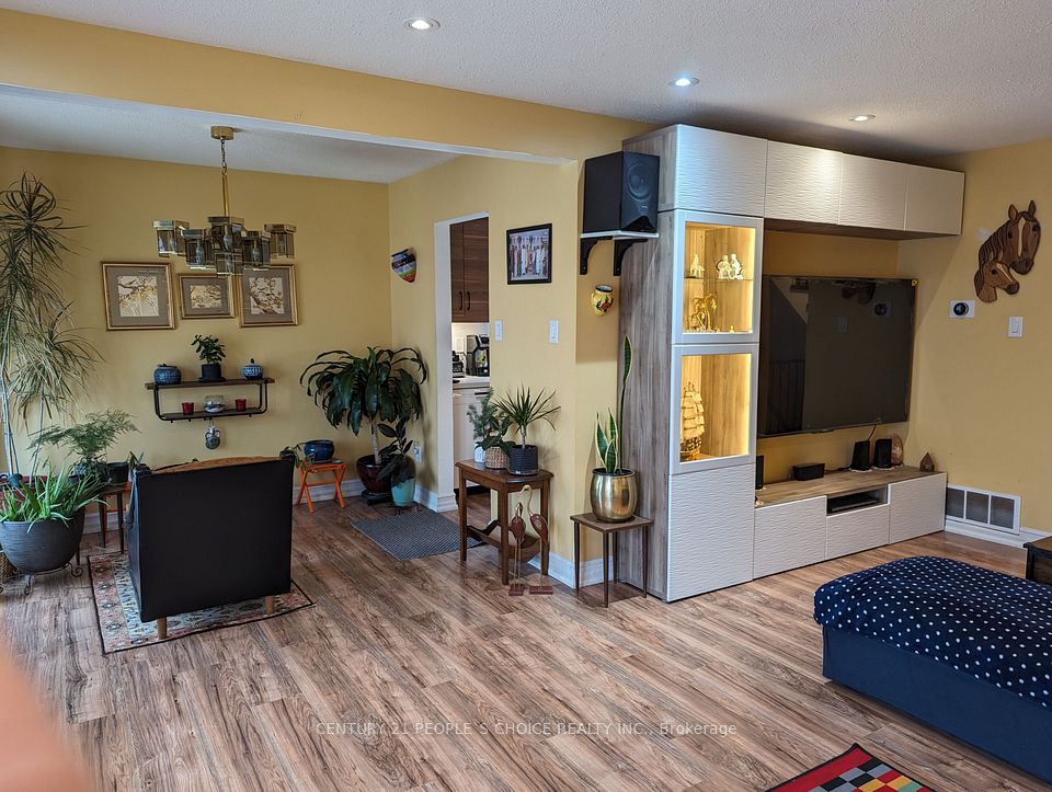128 Greenwich Square Unit1, Toronto, ON M1J 3L3 13