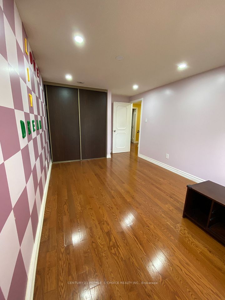 128 Greenwich Square Unit1, Toronto, ON M1J 3L3 24
