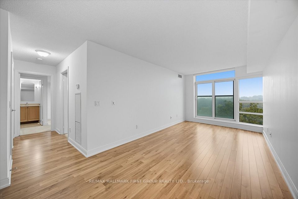 238 Bonis Avenue 1015, Toronto, ON M1T 3W7 8
