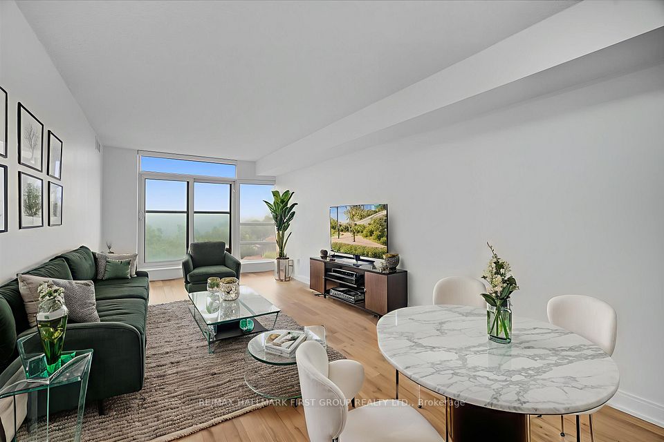 238 Bonis Avenue 1015, Toronto, ON M1T 3W7 7