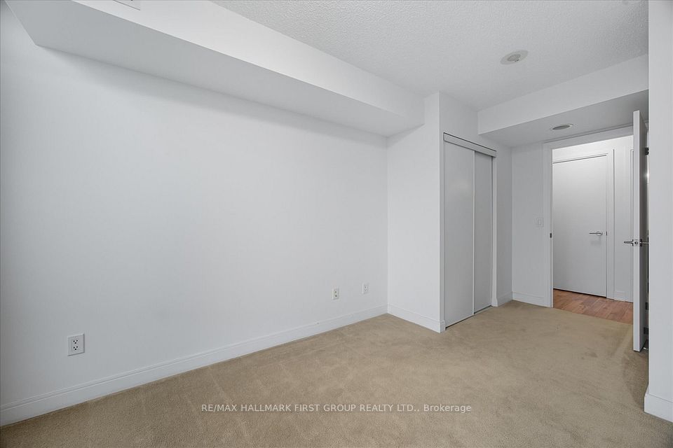 238 Bonis Avenue 1015, Toronto, ON M1T 3W7 12