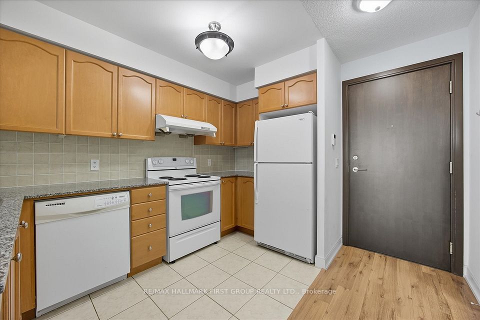 238 Bonis Avenue 1015, Toronto, ON M1T 3W7 4