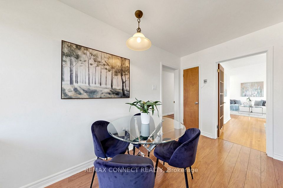 15 Grassington Crescent, Toronto, ON M1G 1X4 11