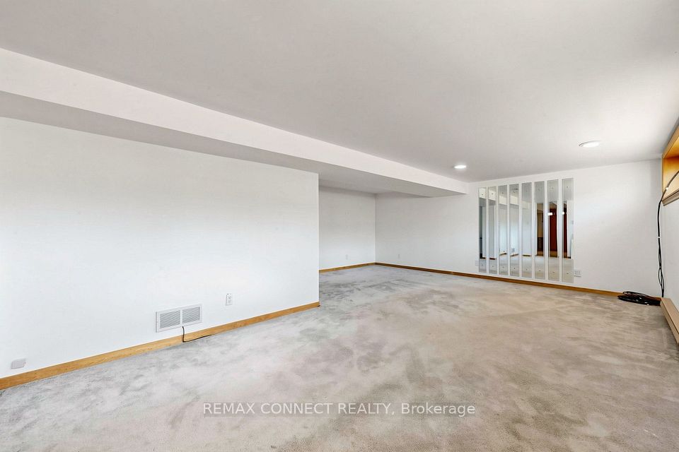 15 Grassington Crescent, Toronto, ON M1G 1X4 21