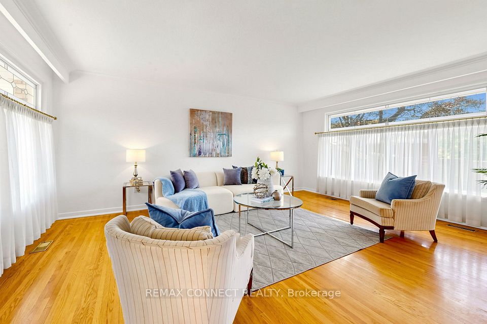 15 Grassington Crescent, Toronto, ON M1G 1X4 3