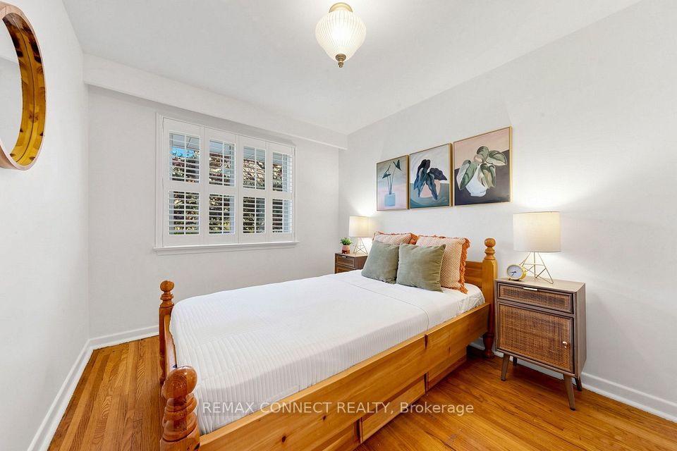 15 Grassington Crescent, Toronto, ON M1G 1X4 14