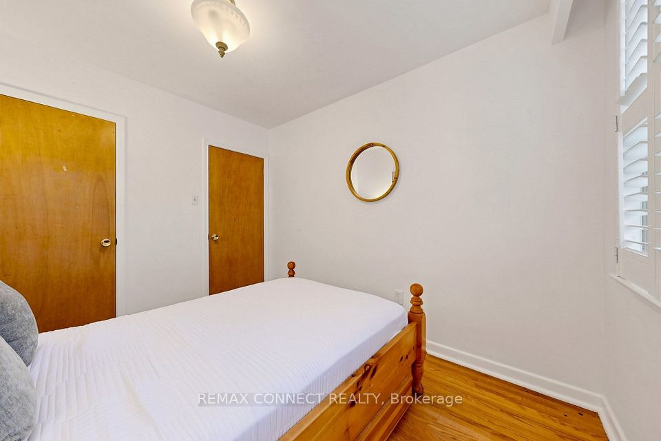 15 Grassington Crescent, Toronto, ON M1G 1X4 15