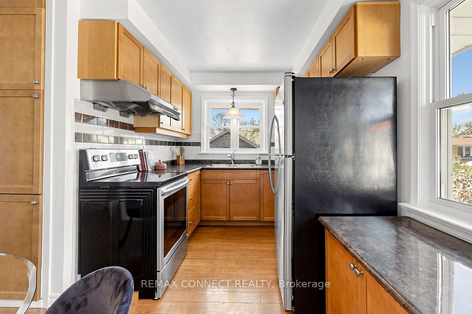 15 Grassington Crescent, Toronto, ON M1G 1X4 8