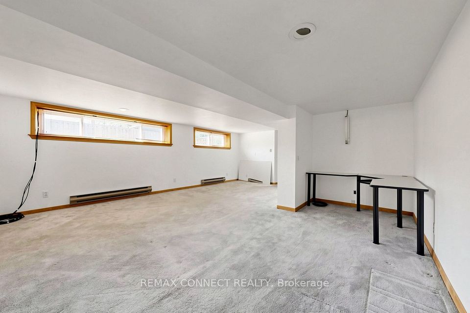 15 Grassington Crescent, Toronto, ON M1G 1X4 22