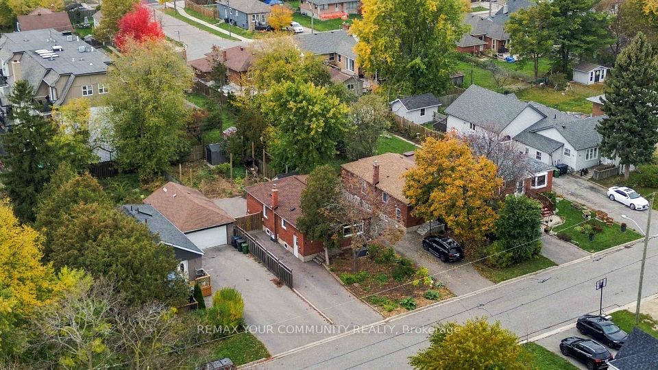 4 Waltonice Road, Toronto, ON M1M 3G5 21
