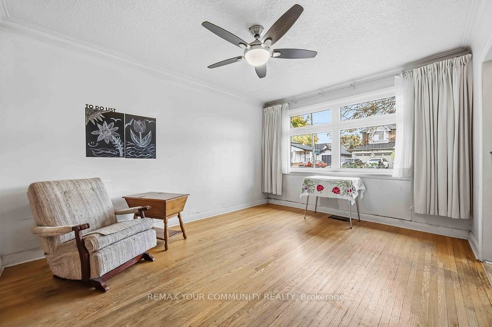 4 Waltonice Road, Toronto, ON M1M 3G5 10