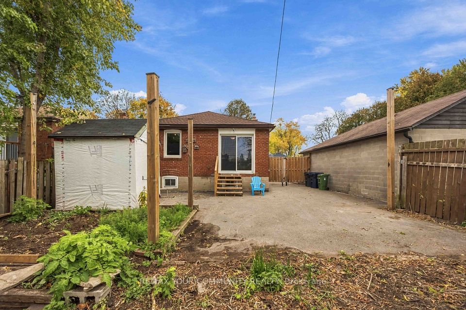4 Waltonice Road, Toronto, ON M1M 3G5 22
