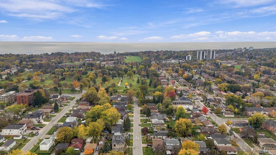 4 Waltonice Road, Toronto, ON M1M 3G5 25