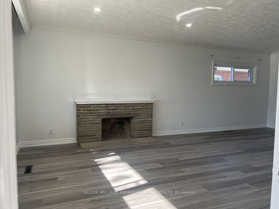 32 Janet Boulevard Main Floor, Toronto, ON M1R 1H6 2