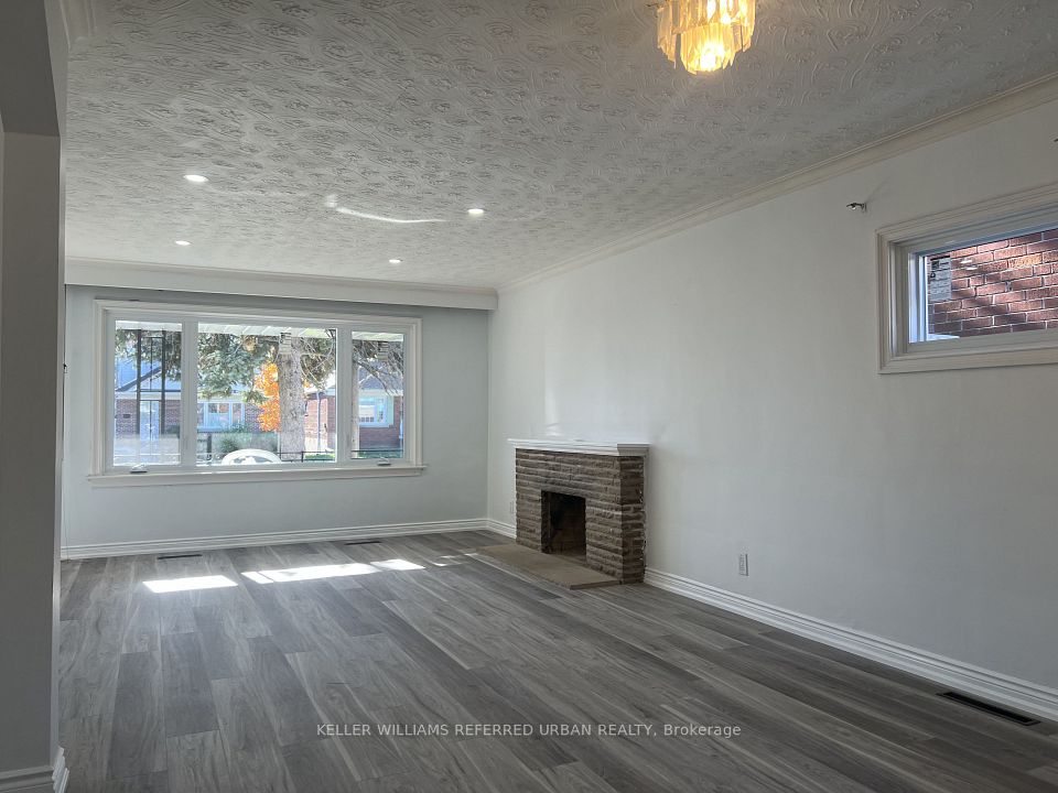 32 Janet Boulevard Main Floor, Toronto, ON M1R 1H6 4