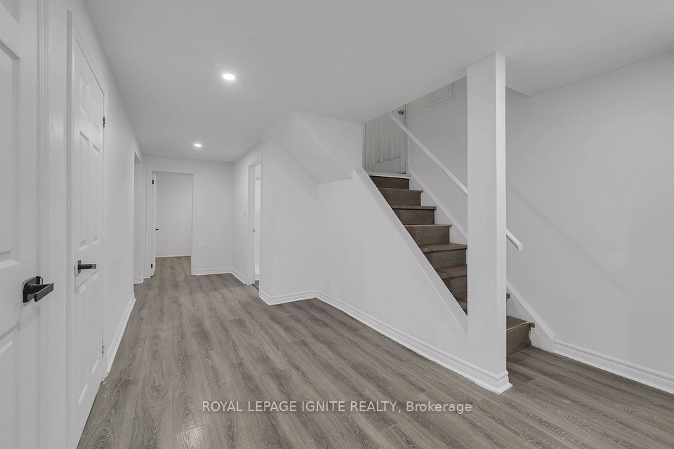 117 Cabot Street Bsmt, Oshawa, ON L1J 5R8 5