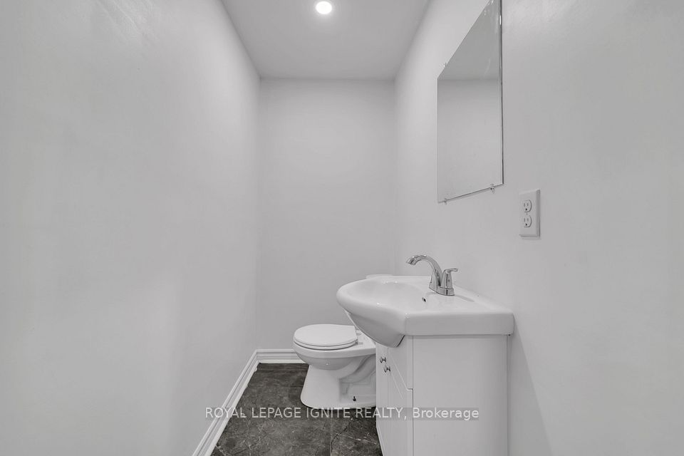 117 Cabot Street Bsmt, Oshawa, ON L1J 5R8 8