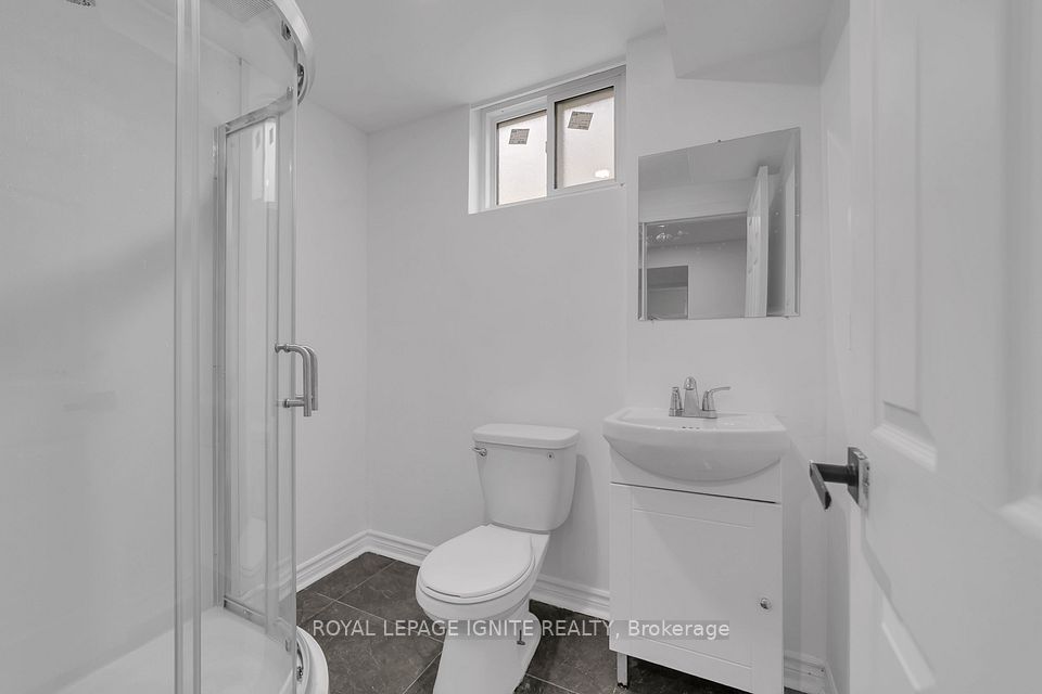 117 Cabot Street Bsmt, Oshawa, ON L1J 5R8 9