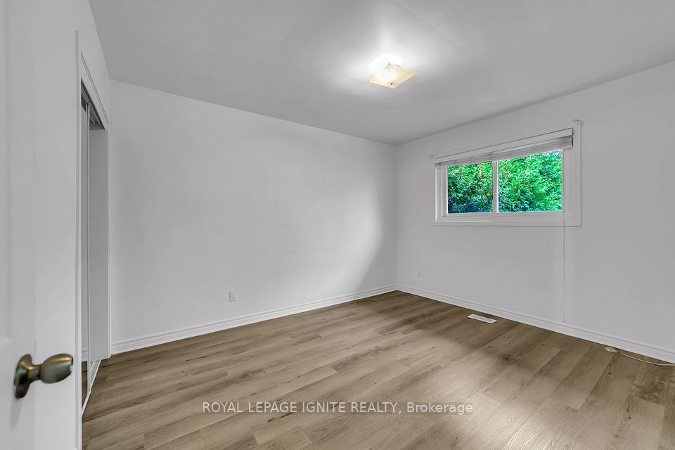 117 Cabot Street Main, Oshawa, ON L1J 5R8 15