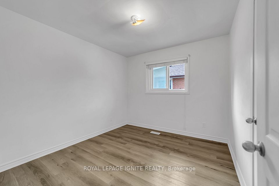 117 Cabot Street Main, Oshawa, ON L1J 5R8 10