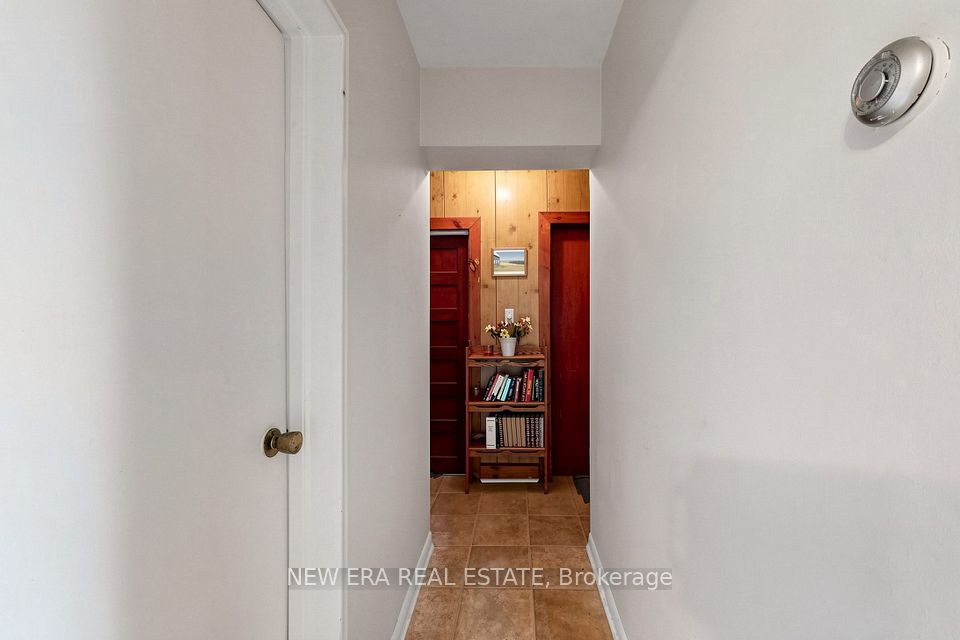 28 Thomas Avenue, Toronto, ON M1C 1E5 7