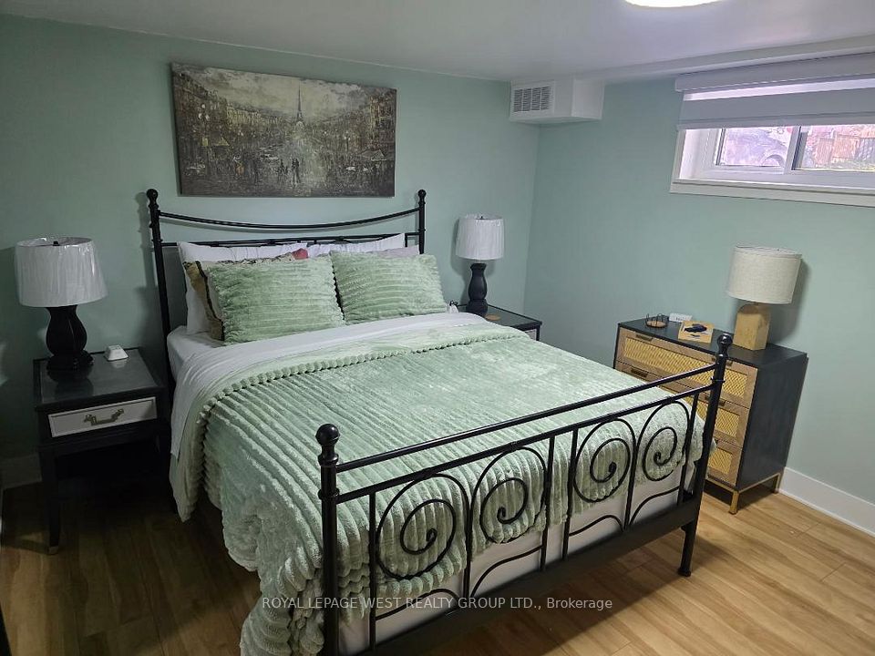 19 Barnes Crescent LOWER LEVEL, Toronto, ON M1G 1Z8 5