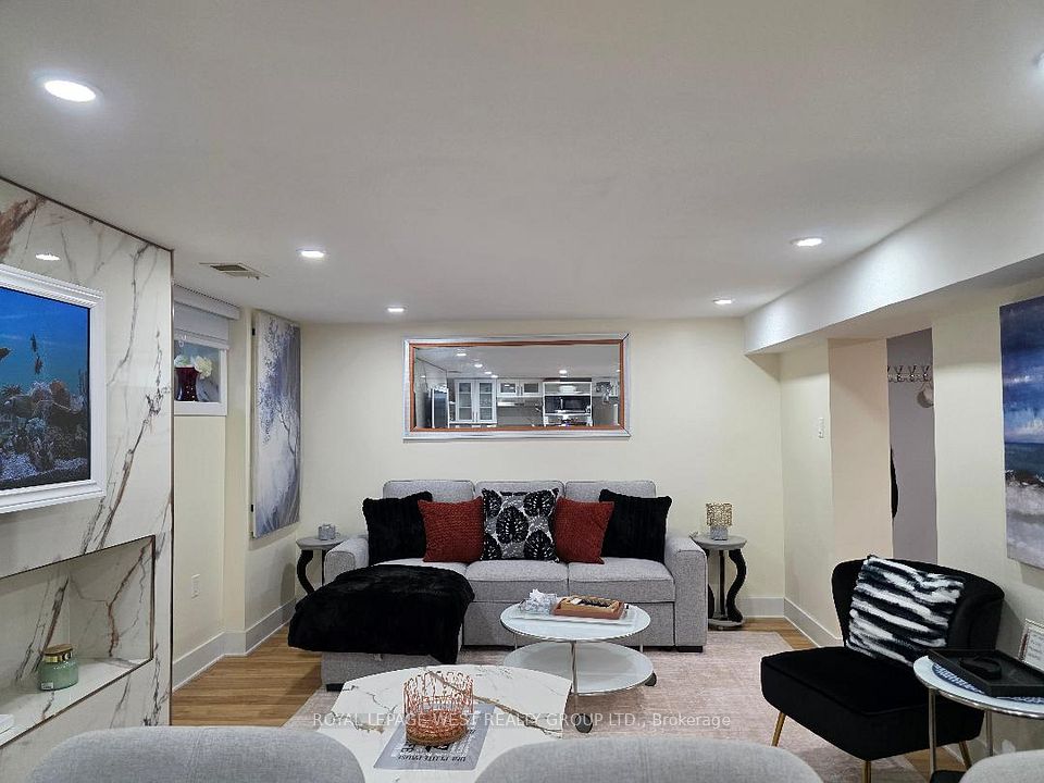 19 Barnes Crescent LOWER LEVEL, Toronto, ON M1G 1Z8 3