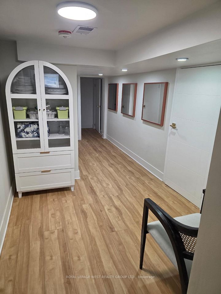 19 Barnes Crescent LOWER LEVEL, Toronto, ON M1G 1Z8 4
