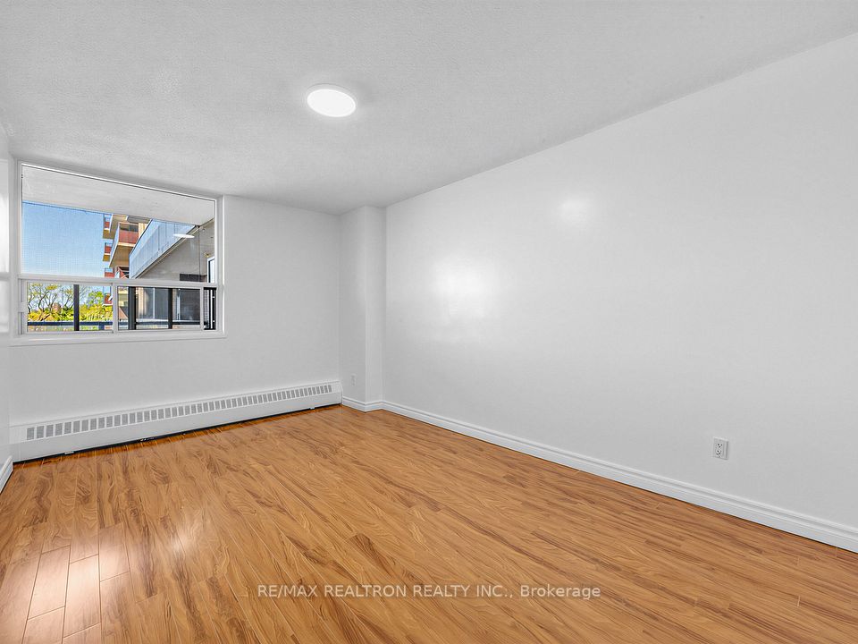 180 Markham Road 501, Toronto, ON M1M 2Z9 22