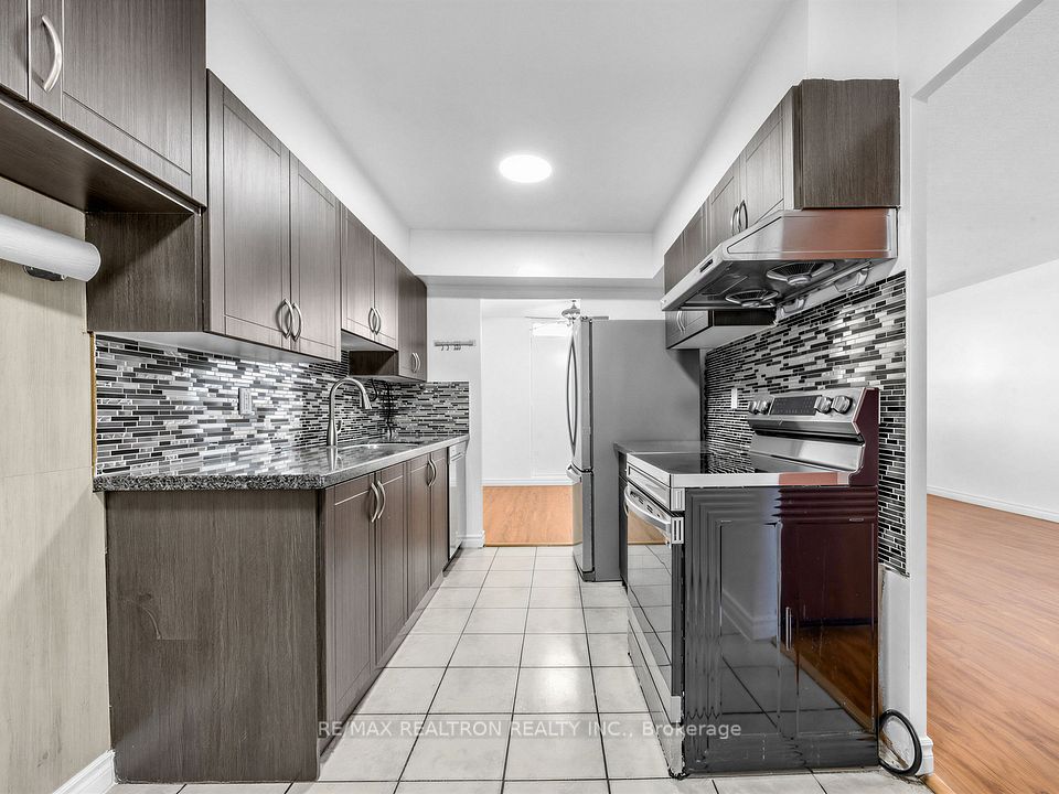 180 Markham Road 501, Toronto, ON M1M 2Z9 14