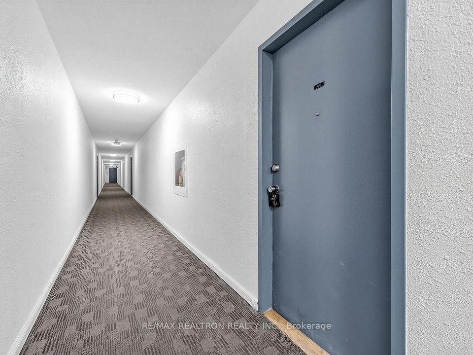 180 Markham Road 501, Toronto, ON M1M 2Z9 3