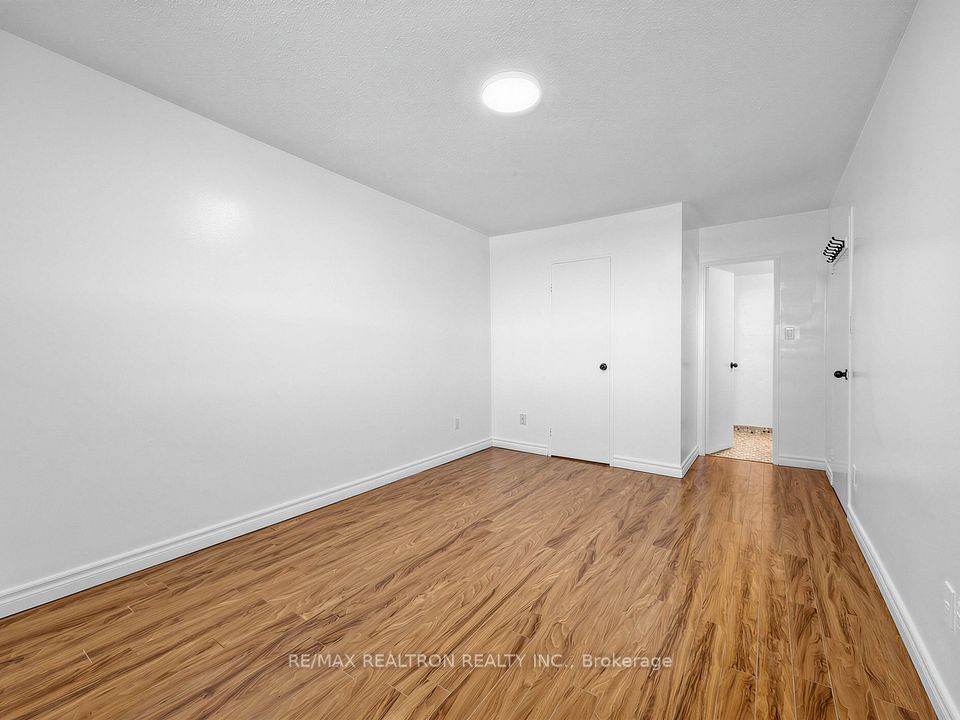 180 Markham Road 501, Toronto, ON M1M 2Z9 21