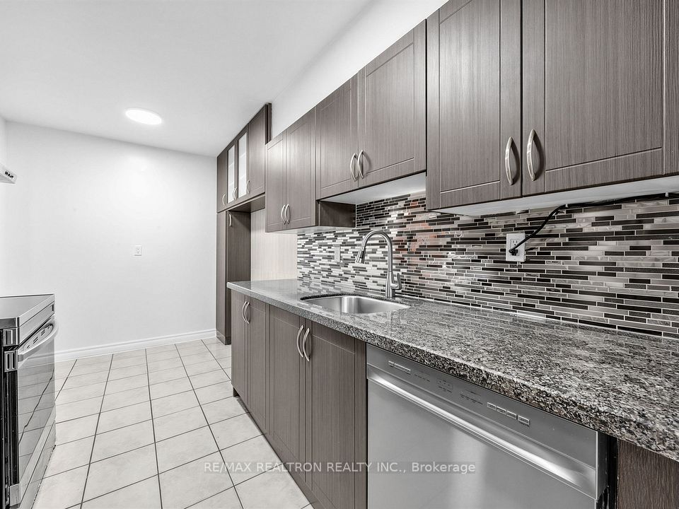 180 Markham Road 501, Toronto, ON M1M 2Z9 12