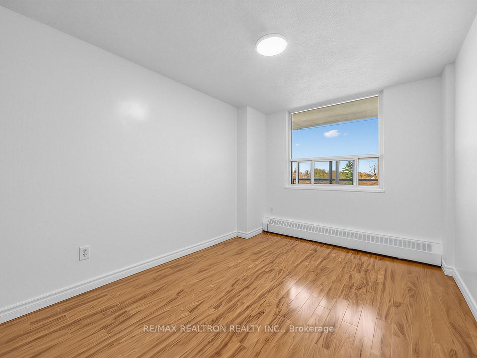 180 Markham Road 501, Toronto, ON M1M 2Z9 23