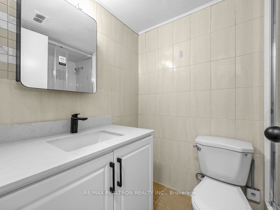 180 Markham Road 501, Toronto, ON M1M 2Z9 25