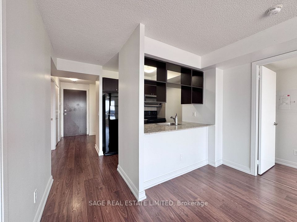 181 Village Green Square 2415, Toronto, ON M1S 0K6 15