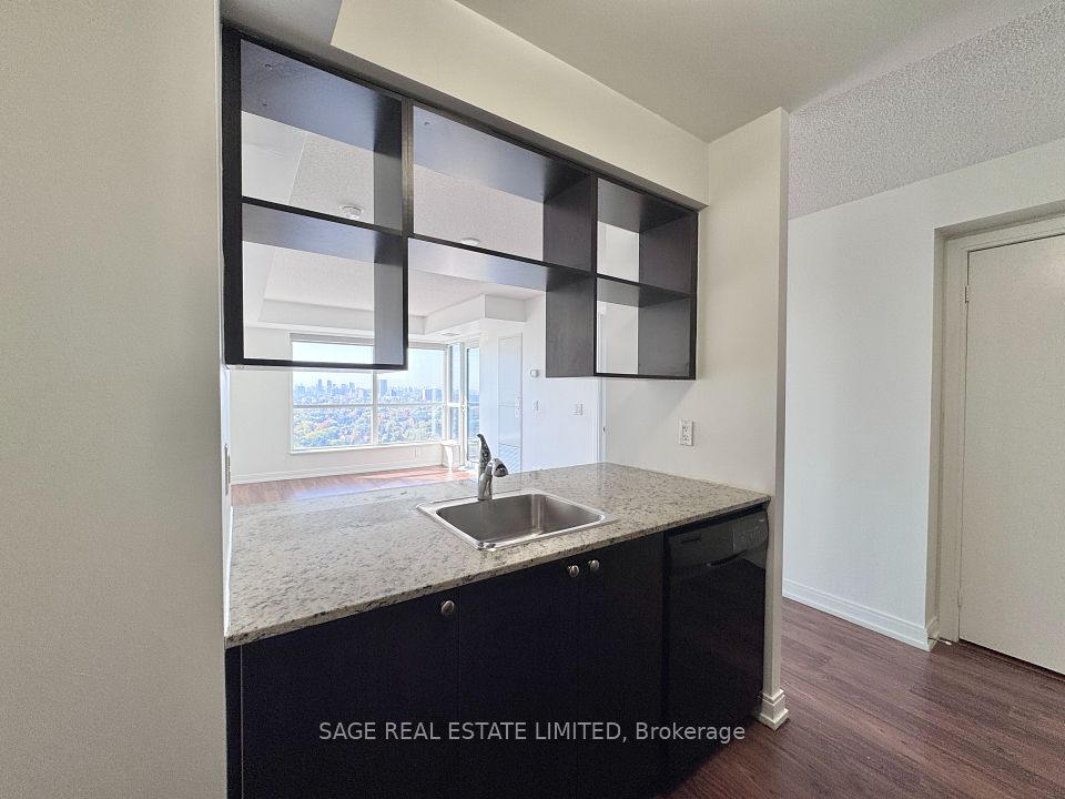 181 Village Green Square 2415, Toronto, ON M1S 0K6 14