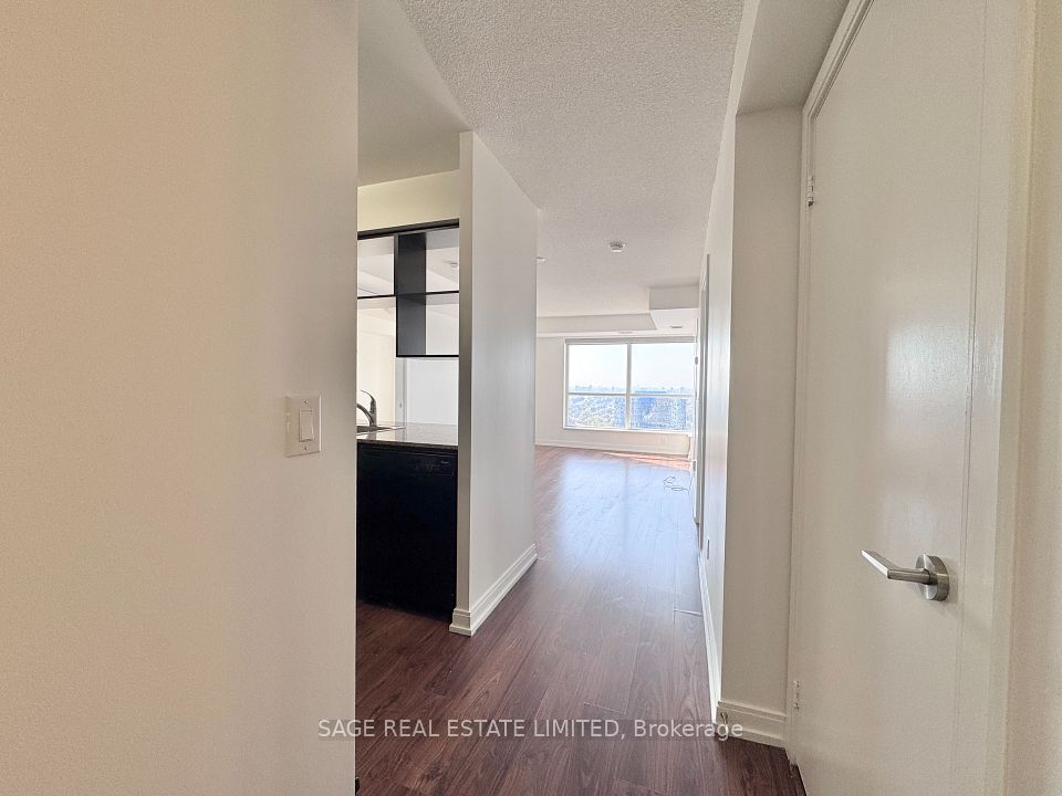 181 Village Green Square 2415, Toronto, ON M1S 0K6 9