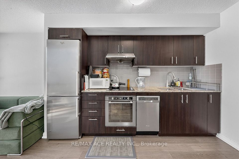 255 Village Green Square 409, Toronto, ON M1S 0L7 10