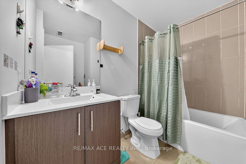 255 Village Green Square 409, Toronto, ON M1S 0L7 15